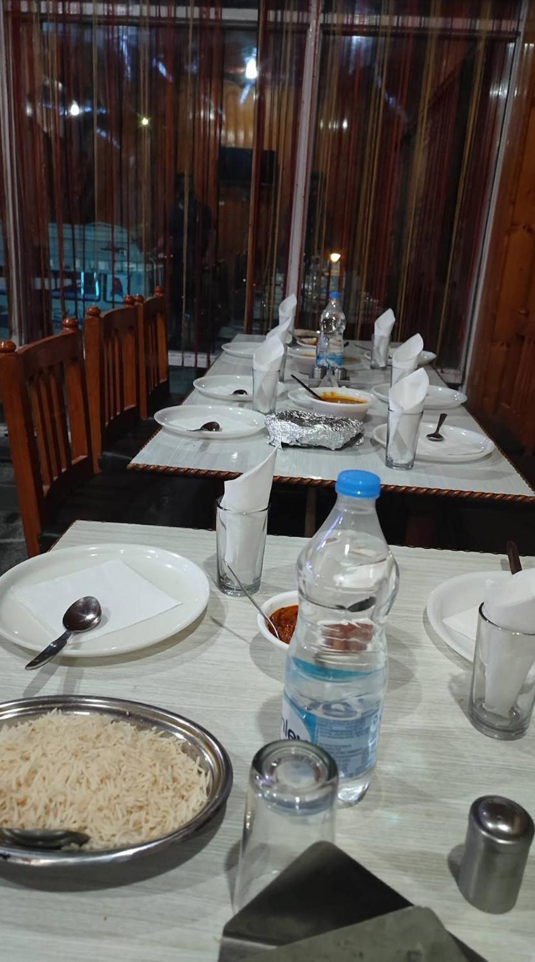 New Zum Zum Hotel & Restaurant ศรีนาการ์ ภายนอก รูปภาพ